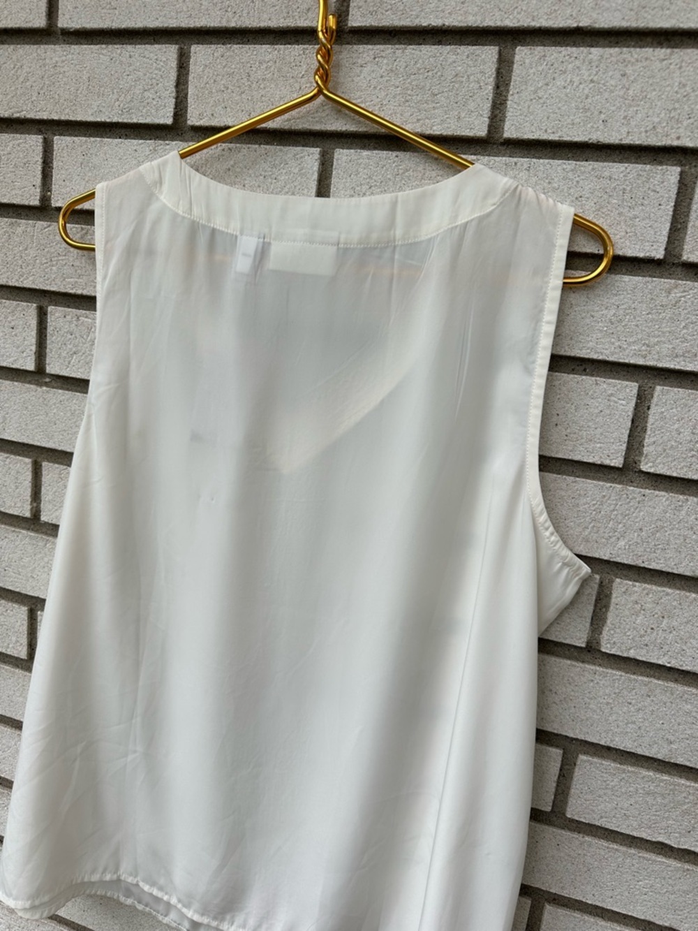 Chico’s Sequin Tank Ecru Sleeveless Blouse Gold Embellished Top L Holiday Glam - Picture 8 of 9